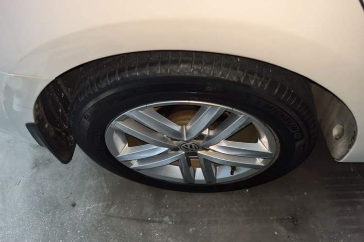 Used Volkswagen Gran Lavida 2017 230TSI DSG Comfort Edition Right Rear Wheel Hub