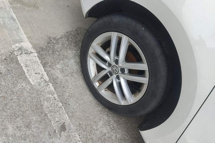Used Volkswagen Gran Lavida 2017 180TSI DSG Comfort Edition Right Rear Wheel Hub