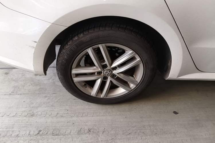 Used Volkswagen Gran Lavida 2017 230TSI DSG Comfort Edition Right Rear Wheel Hub