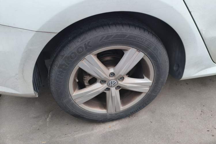 Used Volkswagen Gran Lavida 2017 1.6L Automatic Fashion Edition Right Rear Wheel Hub