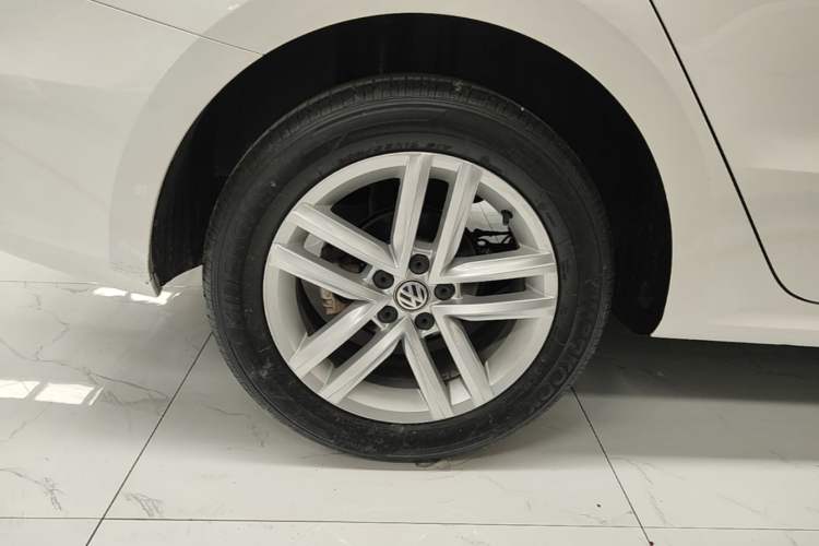 Used Volkswagen Gran Lavida 2017 230TSI DSG Comfort Edition Right Rear Wheel Hub