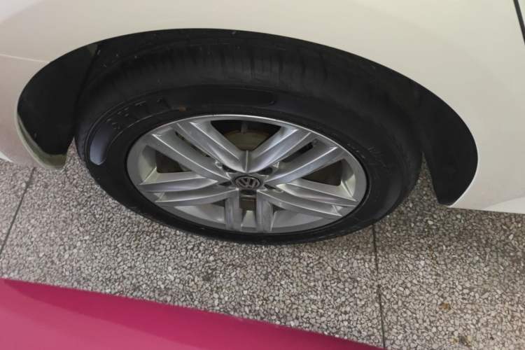 Used Volkswagen Gran Lavida 2017 230TSI DSG Comfort Edition Right Rear Wheel Hub