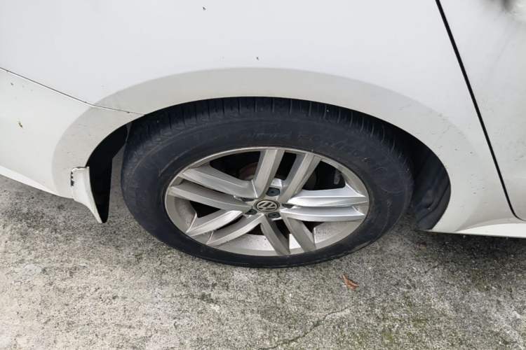 Used Volkswagen Gran Lavida 2017 230TSI DSG Comfort Edition Right Rear Wheel Hub