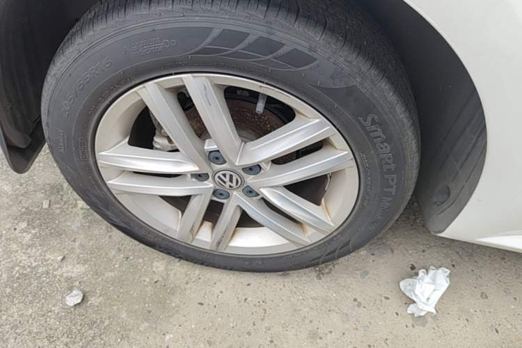 Used Volkswagen Gran Lavida 2017 180TSI DSG Comfort Edition Right Rear Wheel Hub
