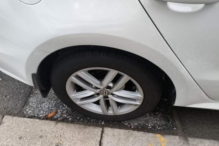 Used Volkswagen Gran Lavida 2017 230TSI DSG Comfort Edition Right Rear Wheel Hub