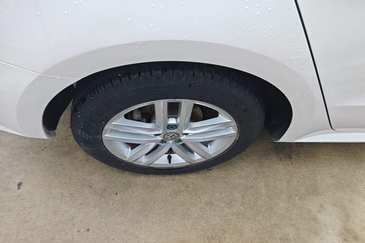Used Volkswagen Gran Lavida 2017 230TSI DSG Comfort Edition Right Rear Wheel Hub