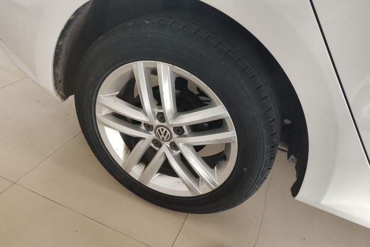 Used Volkswagen Gran Lavida 2017 230TSI DSG Comfort Edition Right Rear Wheel Hub