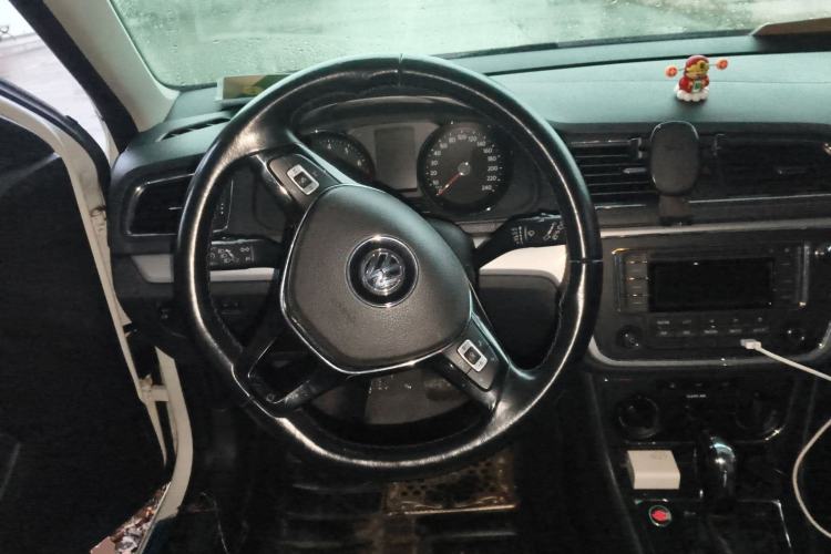 Used Volkswagen Gran Lavida 2017 1.6L Automatic Comfort Edition Steering Wheel