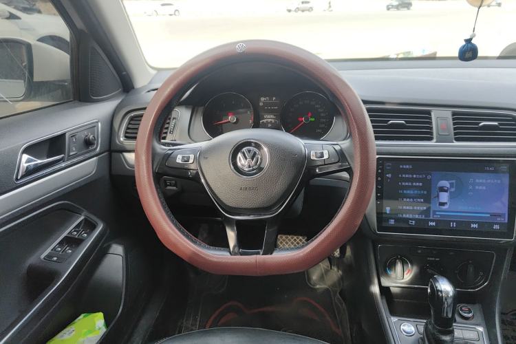 Used Volkswagen Gran Lavida 2017 1.6L Automatic Comfort Edition Steering Wheel