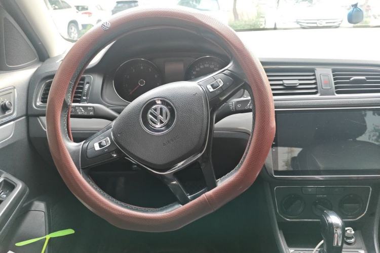 Used Volkswagen Gran Lavida 2017 1.6L Automatic Comfort Edition Steering Wheel