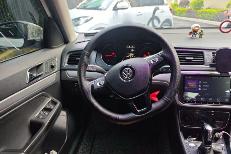 Used Volkswagen Gran Lavida 2017 1.6L Automatic Comfort Edition Steering Wheel