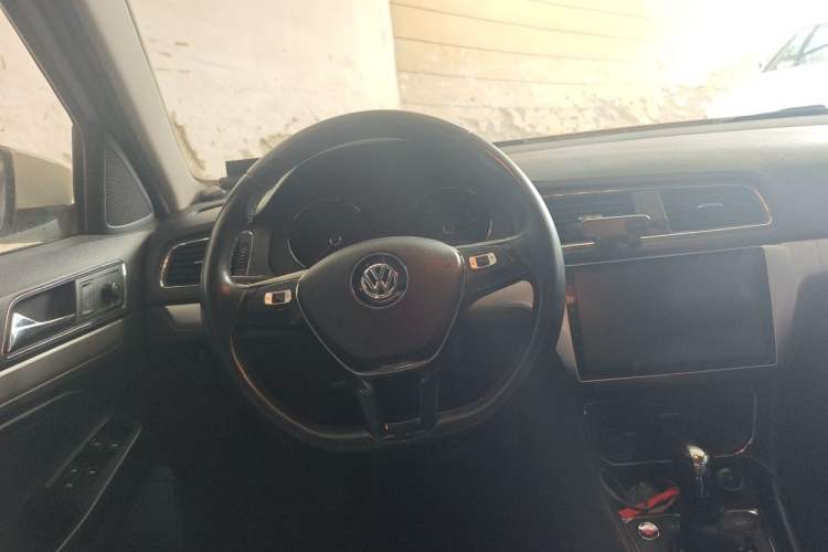 Used Volkswagen Gran Lavida 2017 1.6L Automatic Comfort Edition Steering Wheel