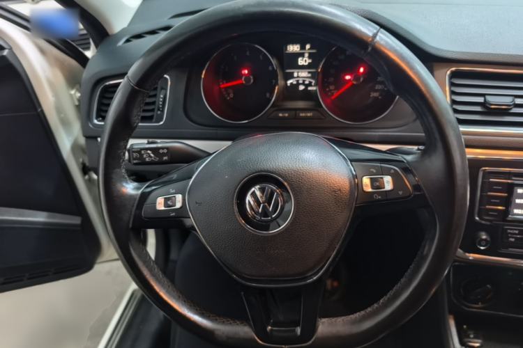 Used Volkswagen Gran Lavida 2017 1.6L Automatic Comfort Edition Steering Wheel