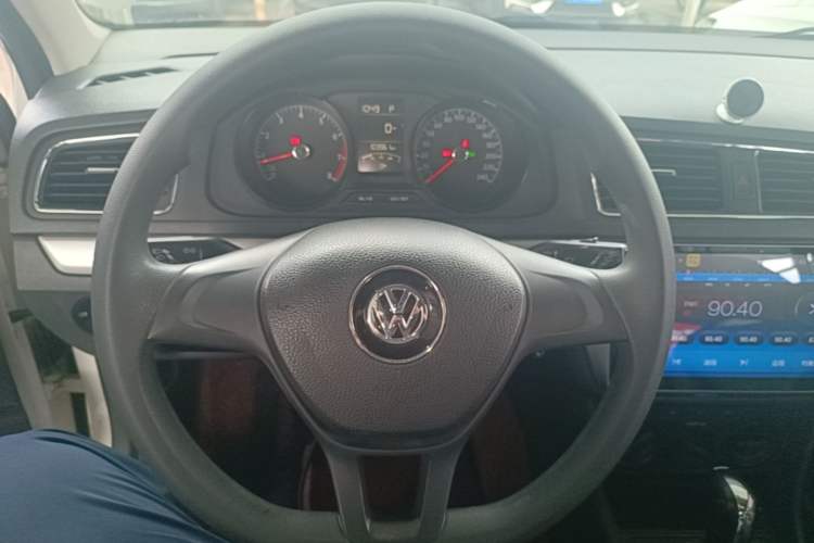 Used Volkswagen Gran Lavida 2017 1.6L Automatic Fashion Edition Steering Wheel