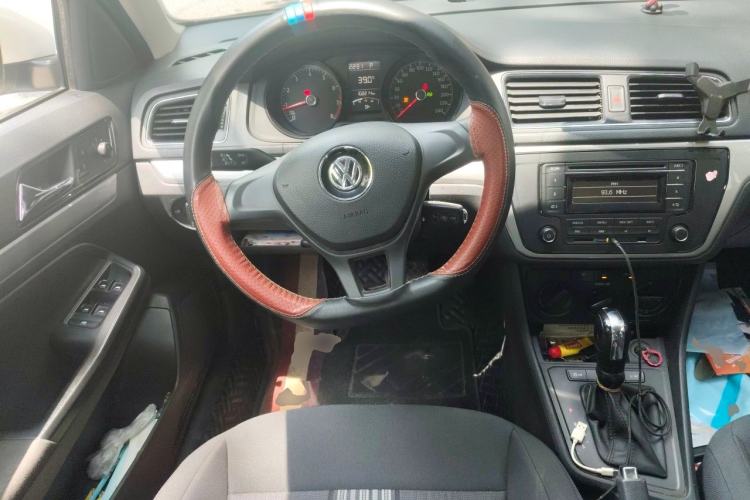 Used Volkswagen Gran Lavida 2017 1.6L Automatic Fashion Edition Steering Wheel