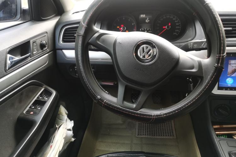 Used Volkswagen Gran Lavida 2017 1.6L Manual Fashion Edition Steering Wheel
