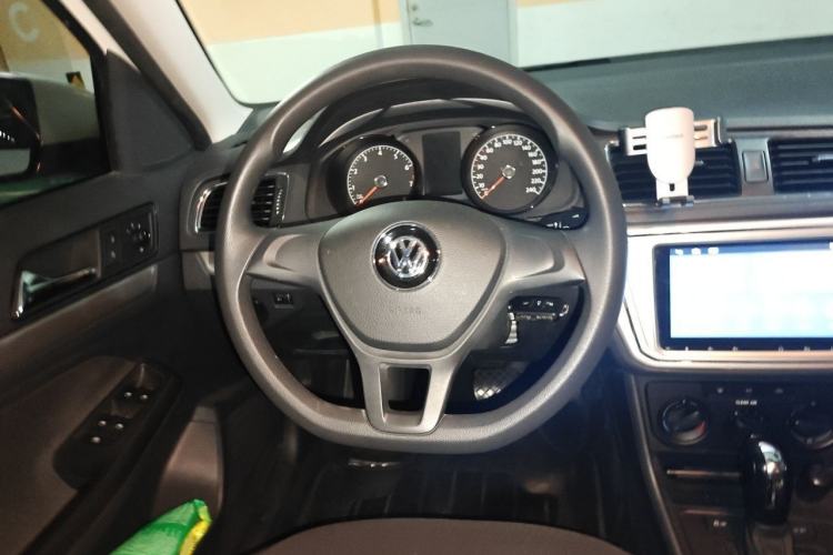 Used Volkswagen Gran Lavida 2017 1.6L Automatic Fashion Edition Steering Wheel