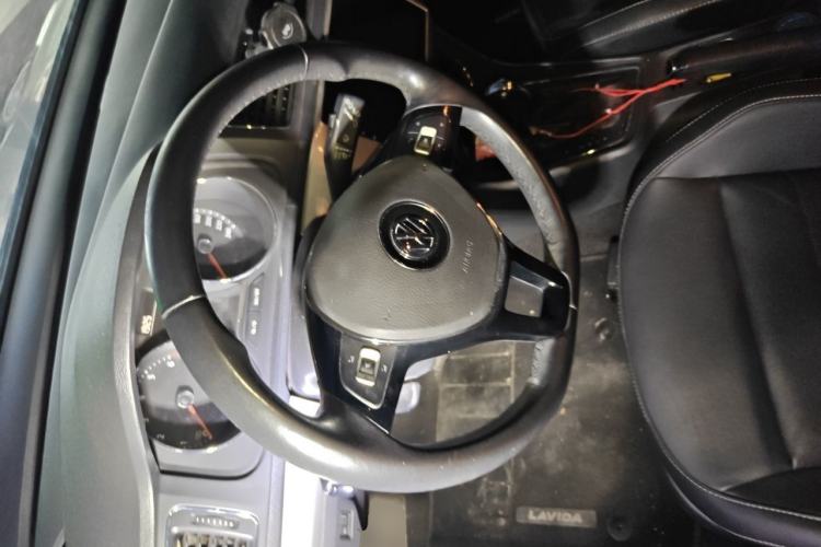Used Volkswagen Gran Lavida 2017 1.6L Automatic Comfort Edition Steering Wheel