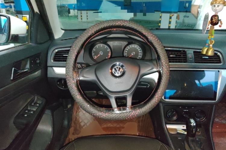 Used Volkswagen Gran Lavida 2017 1.6L Automatic Fashion Edition Steering Wheel