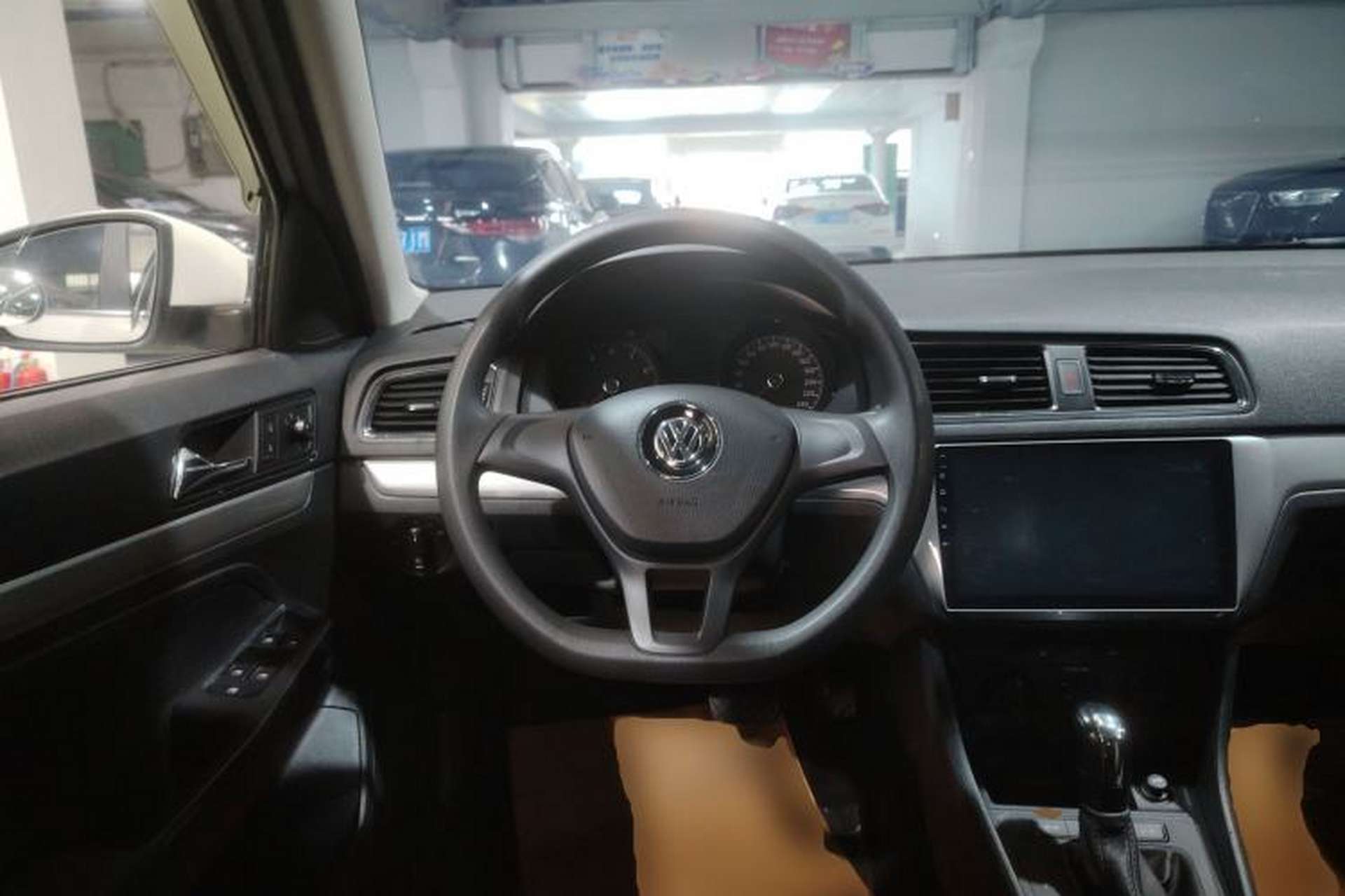 Used Volkswagen Gran Lavida 2017 1.6L Automatic Fashion Edition Steering Wheel