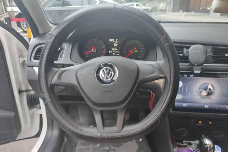 Used Volkswagen Gran Lavida 2017 1.6L Automatic Fashion Edition Steering Wheel