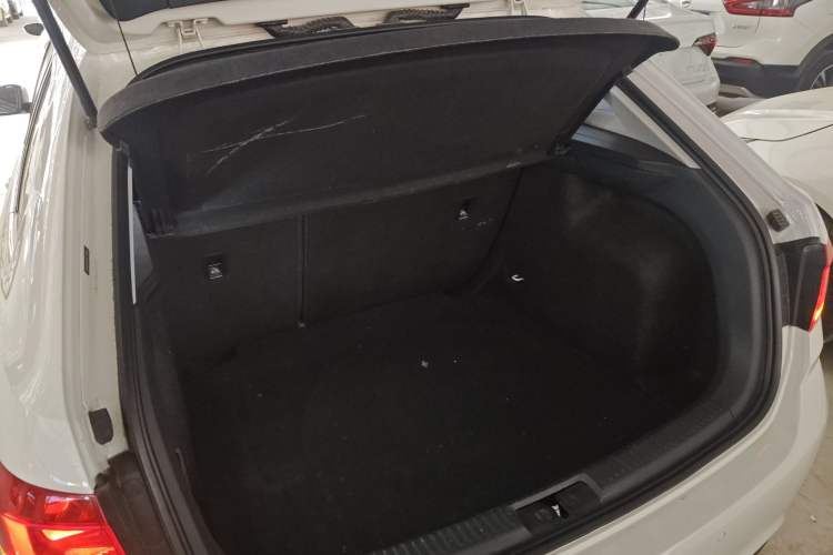 Used Volkswagen Gran Lavida 2017 180TSI DSG Comfort Edition Trunk