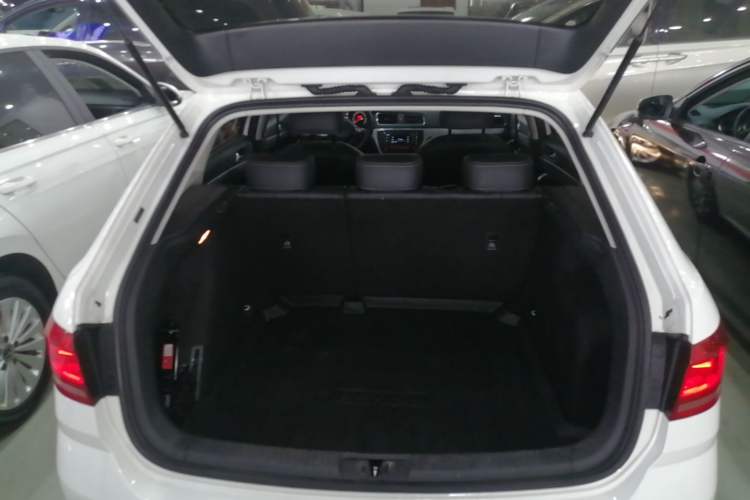 Used Volkswagen Gran Lavida 2017 230TSI DSG Comfort Edition Trunk