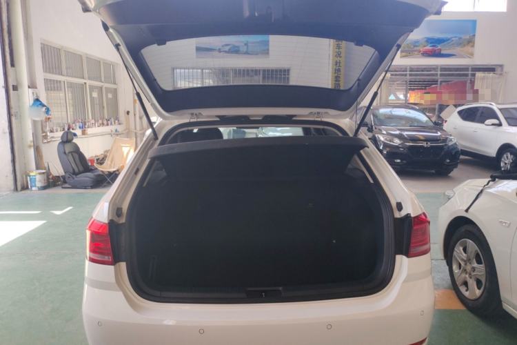 Used Volkswagen Gran Lavida 2017 180TSI DSG Comfort Edition Trunk