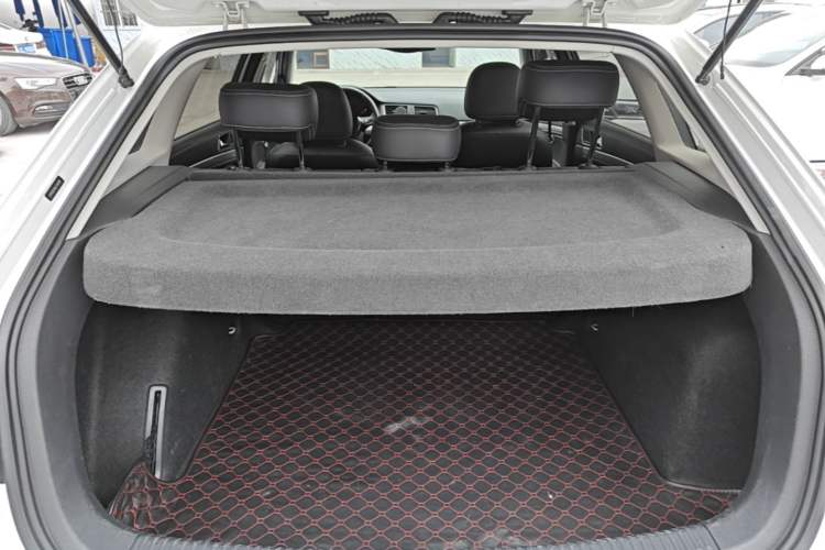 Used Volkswagen Gran Lavida 2017 180TSI DSG Comfort Edition Trunk