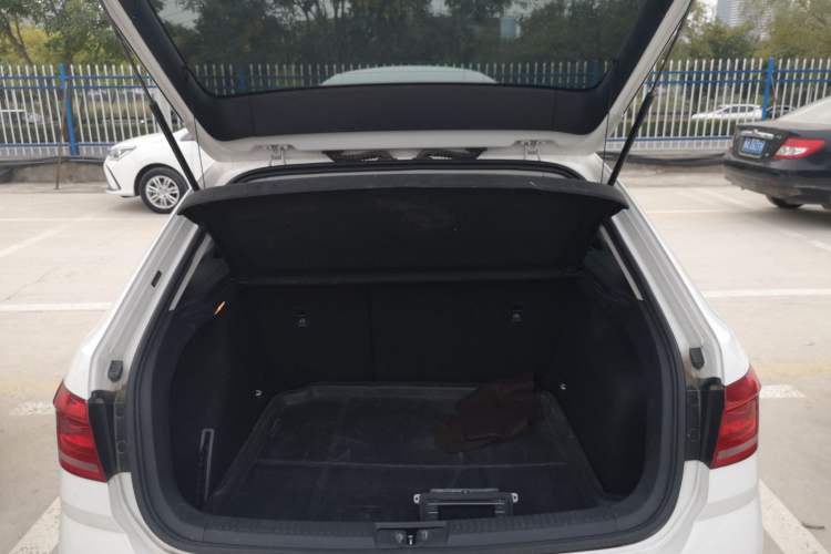 Used Volkswagen Gran Lavida 2017 230TSI DSG Comfort Edition Trunk