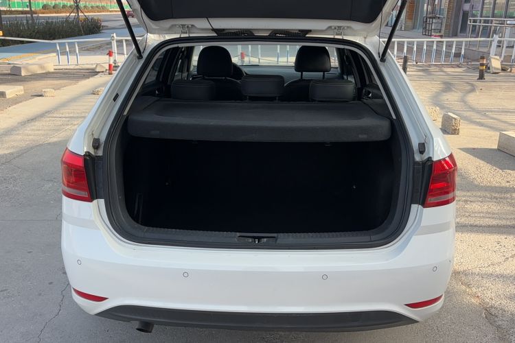 Used Volkswagen Gran Lavida 2017 180TSI DSG Comfort Edition Trunk