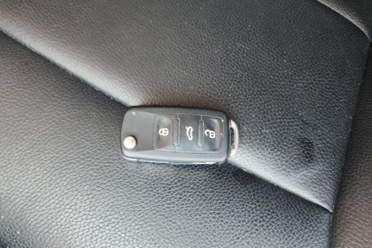 Used Volkswagen Gran Lavida 2017 1.6L Automatic Fashion Edition Vehicle Key