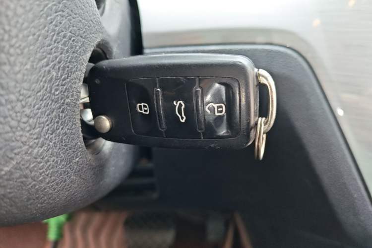 Used Volkswagen Gran Lavida 2017 1.6L Automatic Fashion Edition Vehicle Key