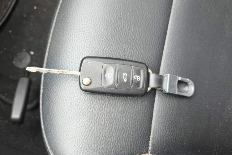 Used Volkswagen Gran Lavida 2017 1.6L Automatic Fashion Edition Vehicle Key