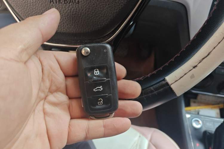 Used Volkswagen Gran Lavida 2017 1.6L Automatic Comfort Edition Vehicle Key