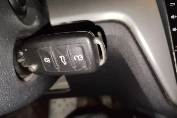 Used Volkswagen Gran Lavida 2017 1.6L Automatic Fashion Edition Vehicle Key