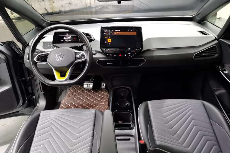 Used Volkswagen ID.3 2024 Outstanding Edition Center Console