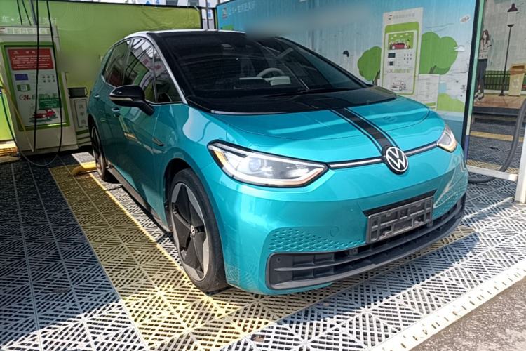 Used Volkswagen ID.3 2021 Pro Smart Edition Front Right 45 Deg