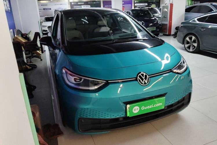 Used Volkswagen ID.3 2021 Pro Smart Edition Front Right 45 Deg