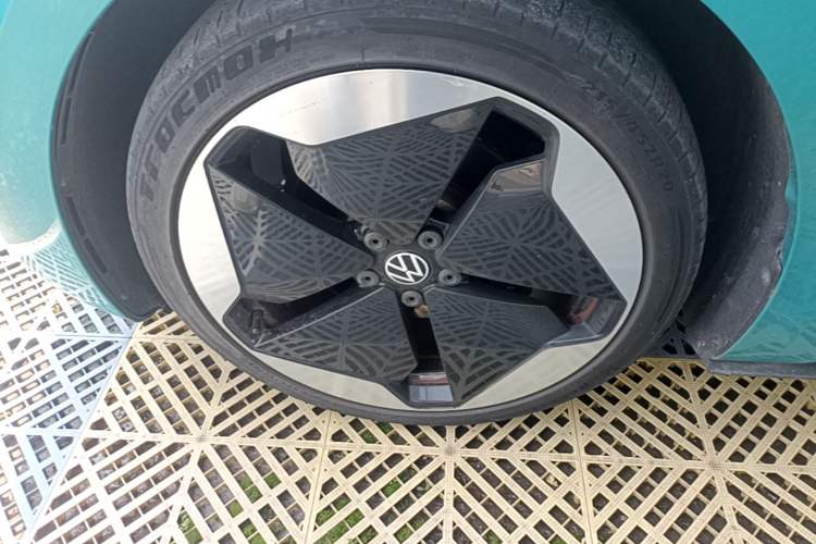 Used Volkswagen ID.3 2021 Pro Smart Edition Left Front Wheel Hub