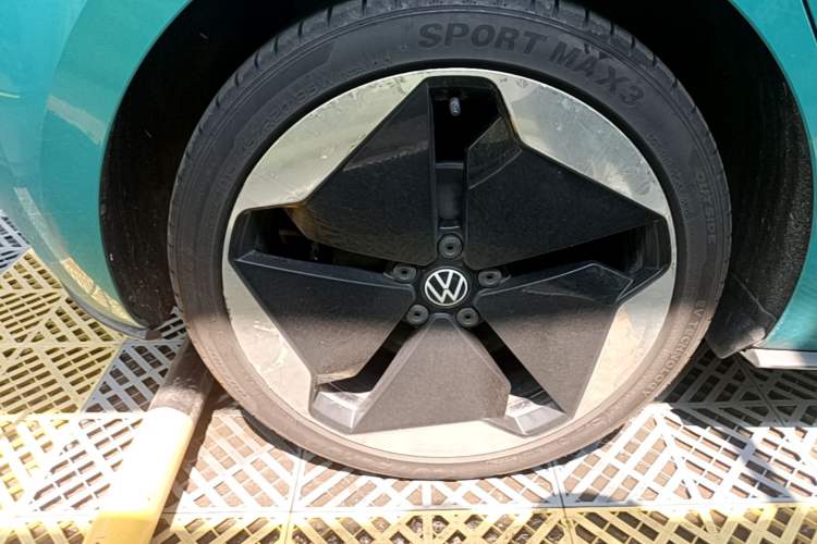 Used Volkswagen ID.3 2021 Pro Smart Edition Right Rear Wheel Hub