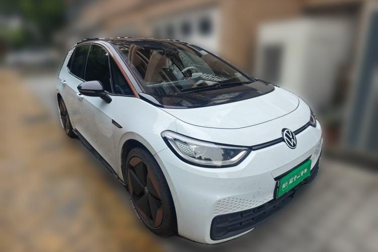 Used Volkswagen ID.3 2021 Pure Edition Front Right 45 Deg