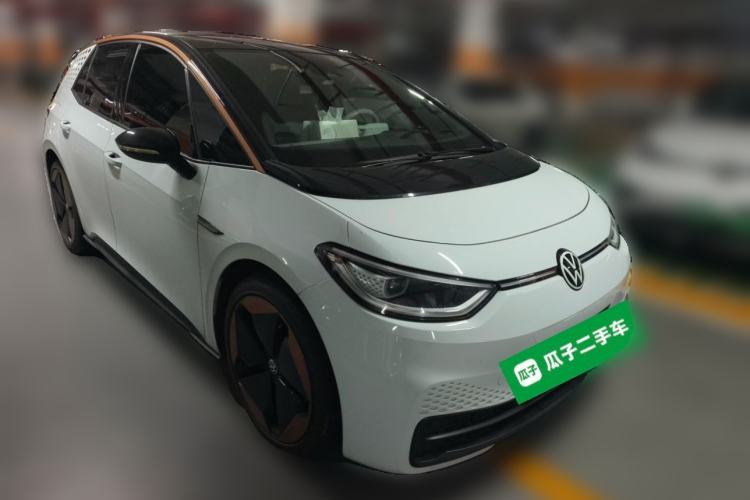 Used Volkswagen ID.3 2021 Pro Smart Edition Front Right 45 Deg