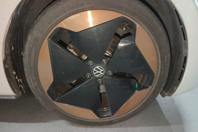 Used Volkswagen ID.3 2021 Pro Smart Edition Right Front Wheel Hub