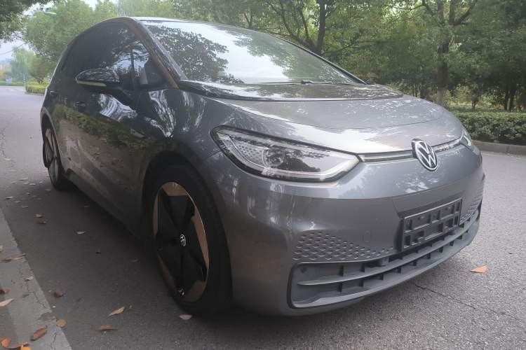 Used Volkswagen ID.3 2021 1st Edition ID. First Impression Edition Front Right 45 Deg