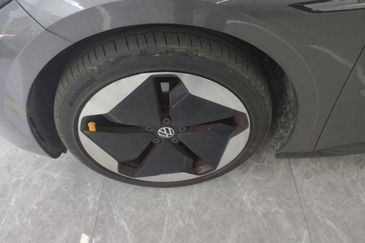 Used Volkswagen ID.3 2021 Pro Smart Edition Left Front Wheel Hub