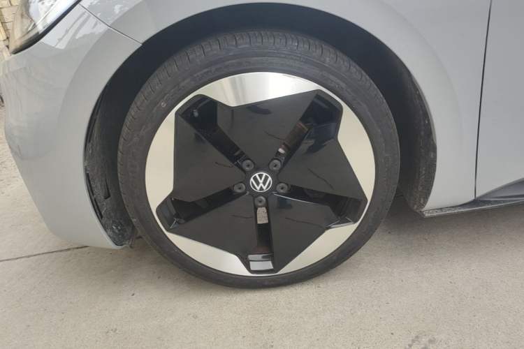 Used Volkswagen ID.3 2021 Pro Smart Edition Left Front Wheel Hub