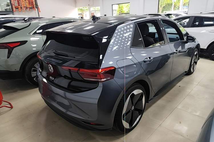 Used Volkswagen ID.3 2021 Pro Smart Edition Rear Right 45 Deg