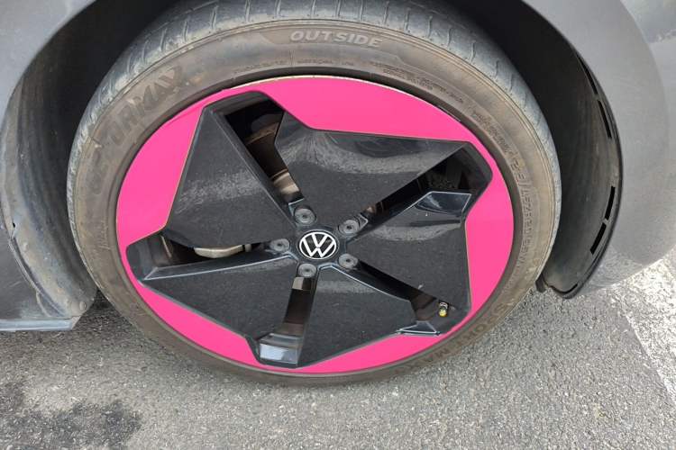 Used Volkswagen ID.3 2021 Pro Smart Edition Right Front Wheel Hub