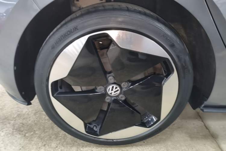 Used Volkswagen ID.3 2021 Pro Smart Edition Right Rear Wheel Hub